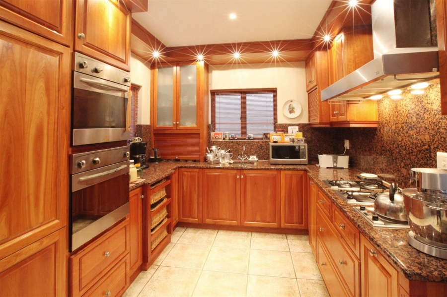 5 Bedroom Property for Sale in Welgemoed Western Cape